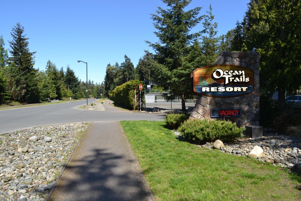 3 bdrm condo, Long Term Available Jan June Parksville Vrbo