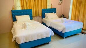 Blackout drapes, free WiFi, linens