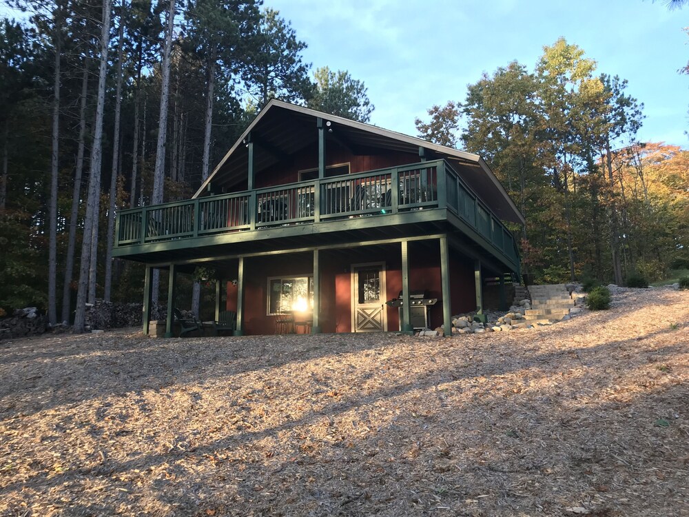 Cozy Cottage Secluded Wooded Area Outside Shanty Creek Resort