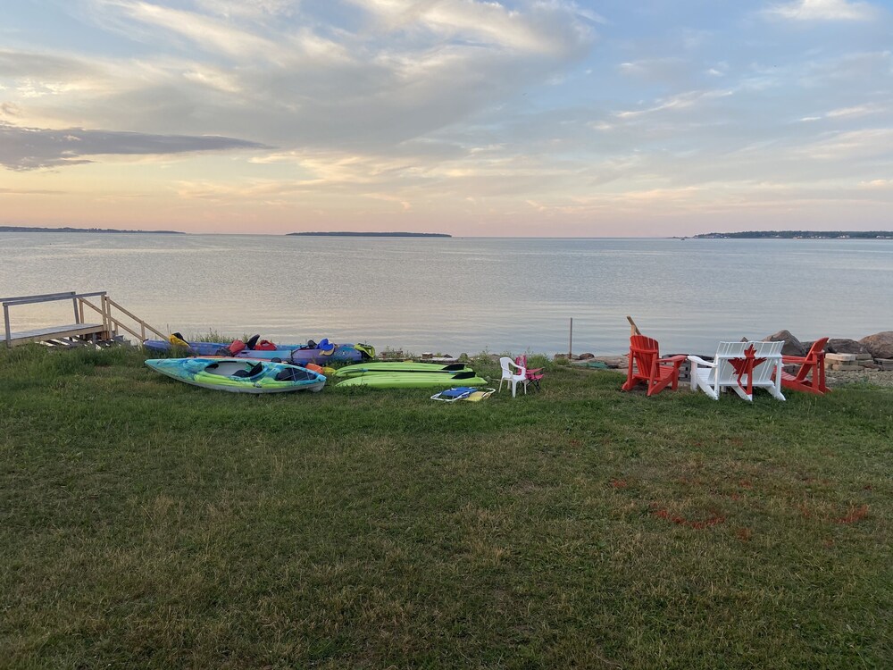 Oceanfront Cottage In Grandedigue, Near Shediac And Bouctouche in