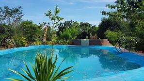 2 outdoor pools, free cabanas, pool umbrellas