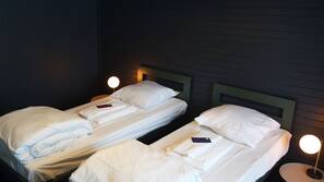 Free WiFi, linens