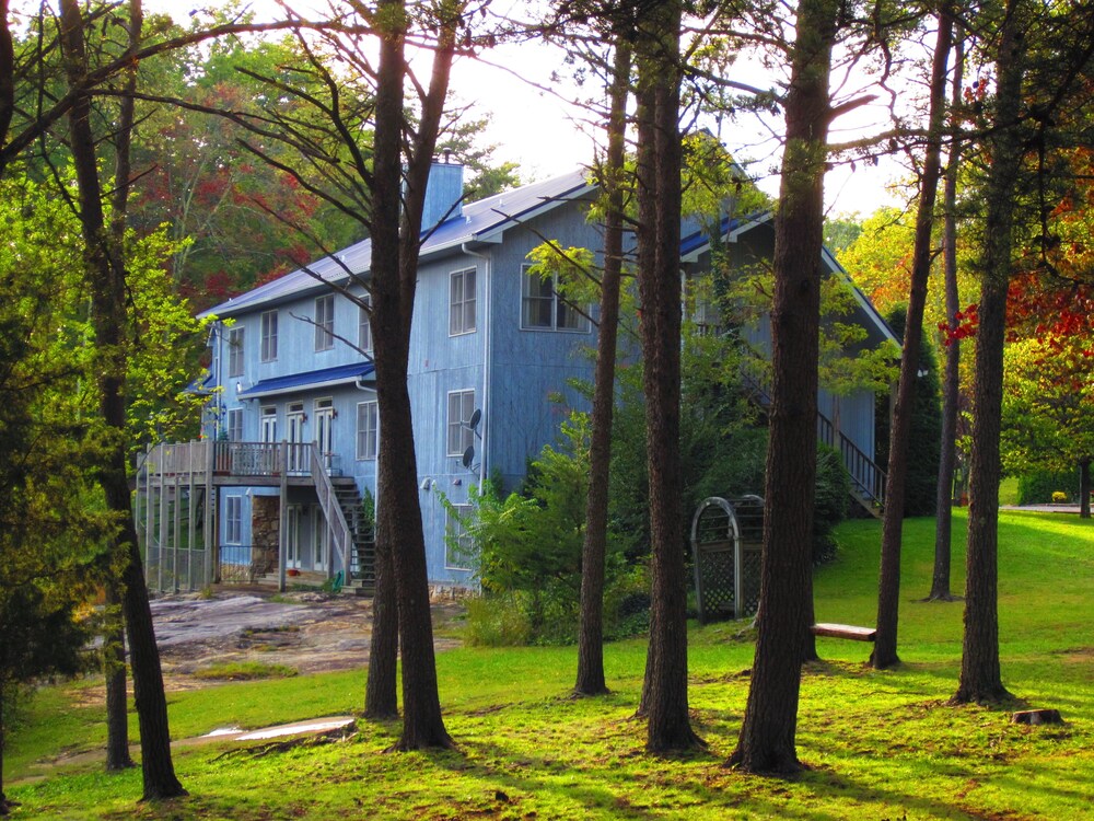 Garden Inn Bed & Breakfast at Bee Rock in Monterey Best Rates & Deals on Orbitz