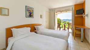 2 bedrooms, iron/ironing board, free WiFi, linens