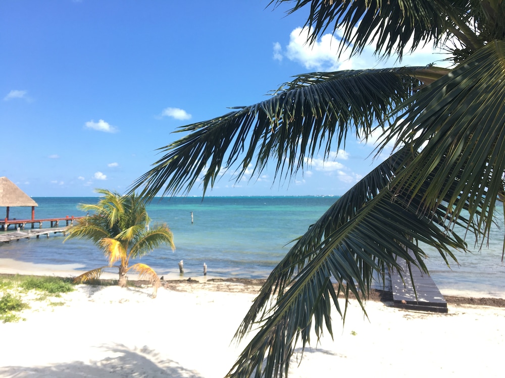 PRIVATE BEACH HOUSE FOR BIG FAMILIES 7BR (Sleeps 20) Cancun, Punta Sam