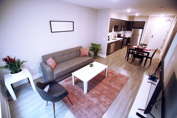 Hollywood Ace Residences