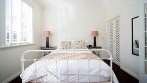 1 bedroom, iron/ironing board, free WiFi, linens