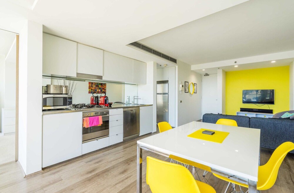 TT802 Modern One Bedroom City