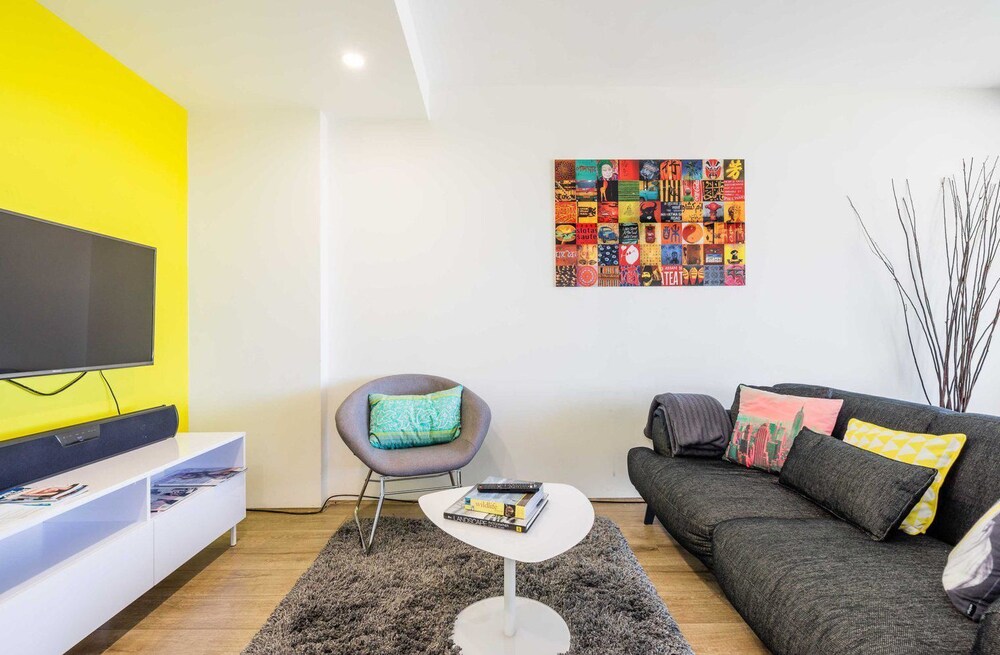 TT802 Modern One Bedroom City
