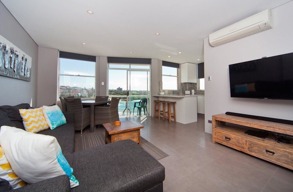 WT21 Gorgeous Coogee Views 2 beds