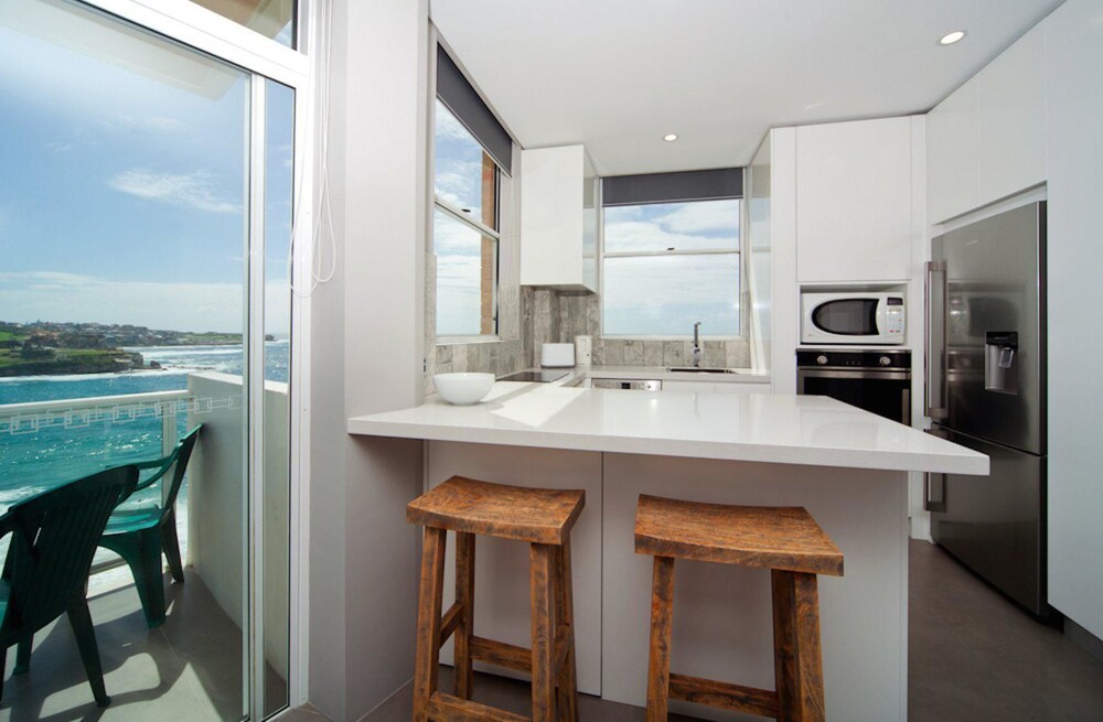 WT21 Gorgeous Coogee Views 2 beds