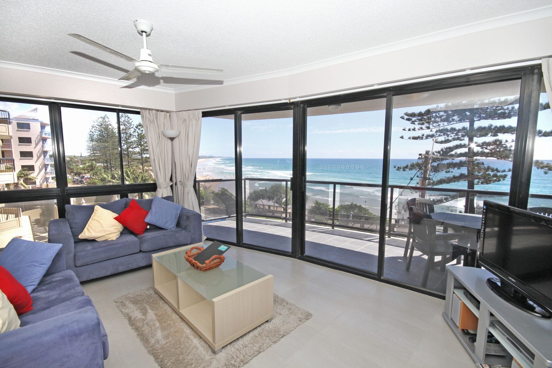 Stylish Beachfront Holiday Apartment