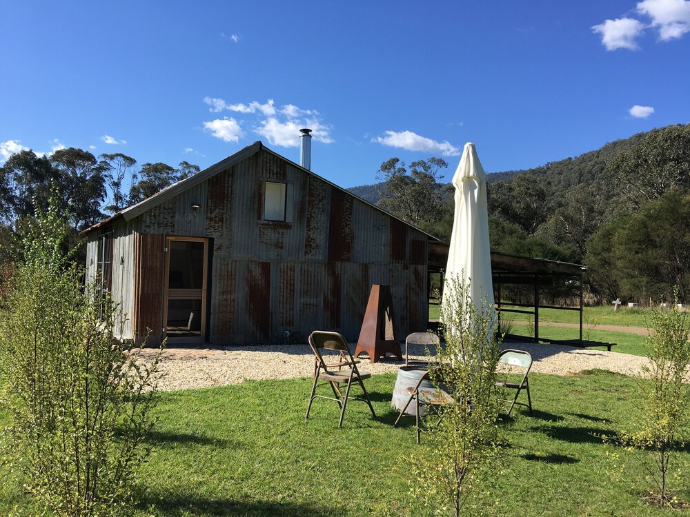 Rustic Barn on Ovens River with Bell Tent Retreat