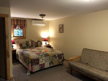 Hanscom S Motel And Cottages Reviews Photos Rates Ebookers Com