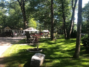 Hanscom S Motel And Cottages Reviews Photos Rates Ebookers Com