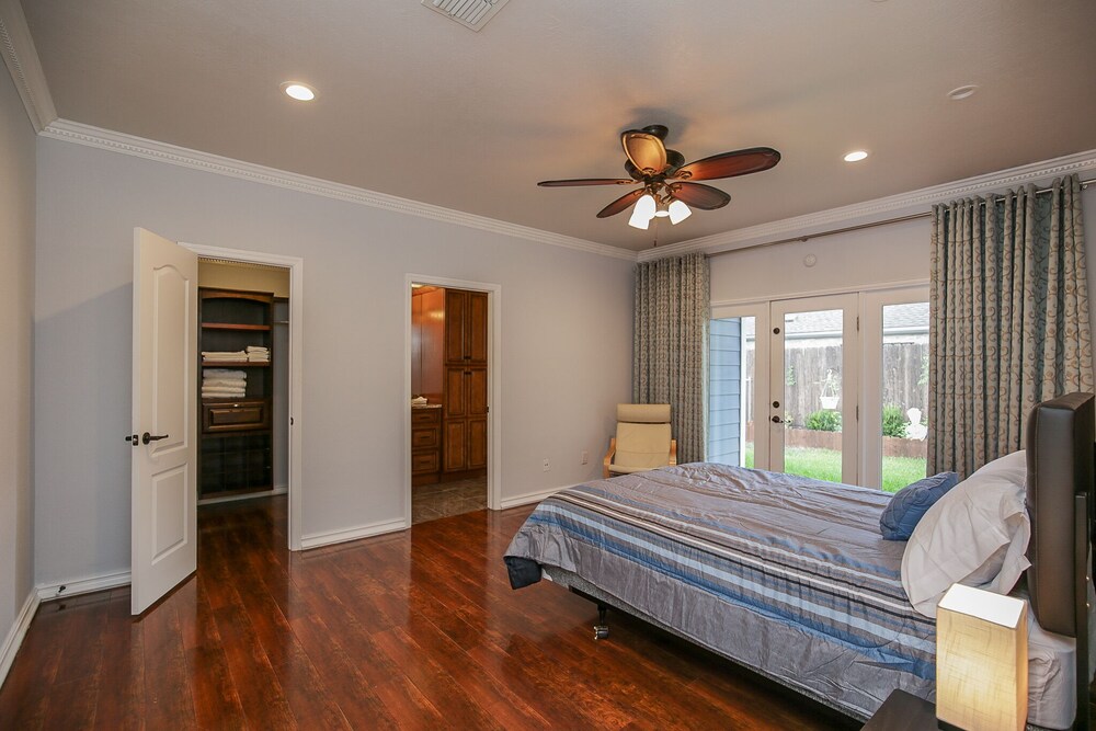 Astonishing Home With Pool In Energy Corridor Memorial Area West Houston In Houston Hotel Rates Reviews On Orbitz