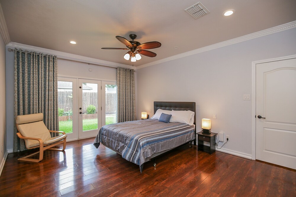 Astonishing Home With Pool In Energy Corridor Memorial Area West Houston In Houston Hotel Rates Reviews On Orbitz