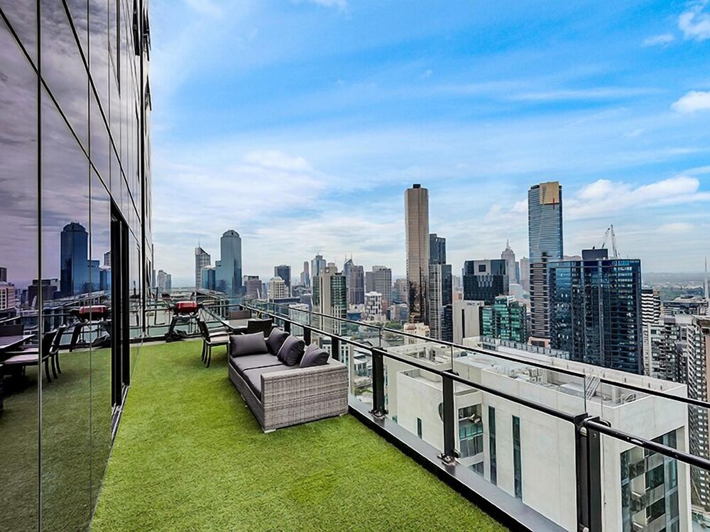 MJ Shortstay Apartments – Platinum Tower