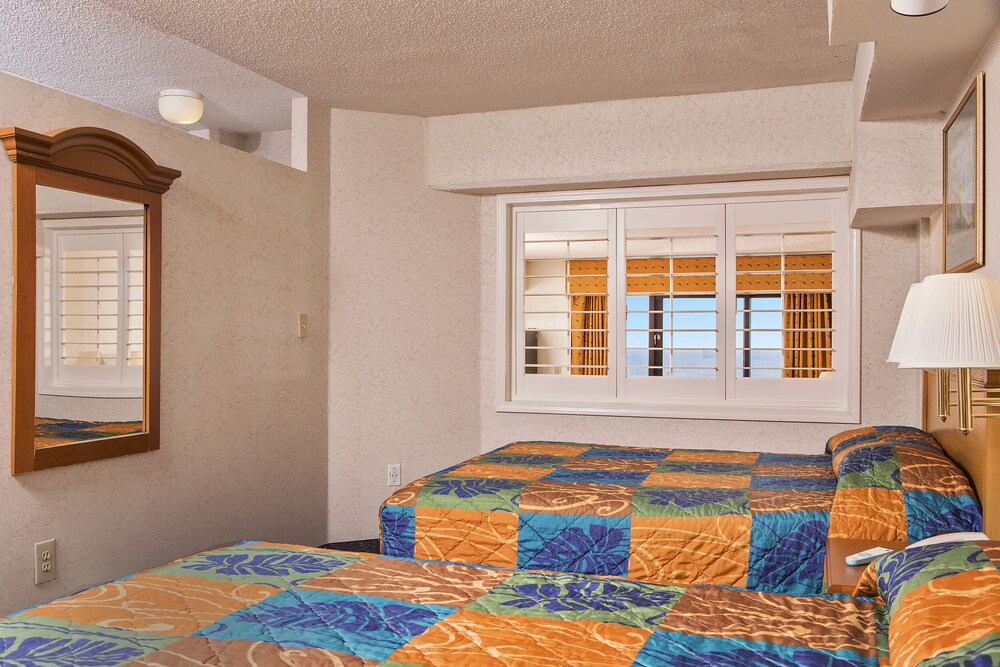 Oceanfront Suite w/Amazing View + Official On-Site Rental Privileges