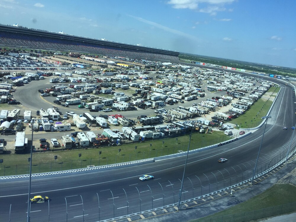 Luxury Lone Star Tower 3BR Condo Overlooking Texas Motorspeedway in