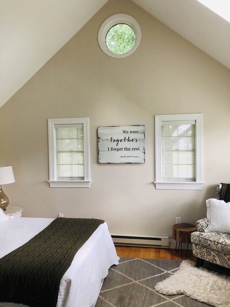 Spa Cottage in Tranquil Amish Country, Jetted Tub, Outdoor Patio Bird