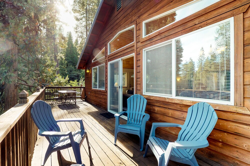 New Listing Large Cabin W Pool Table Foosball Shared