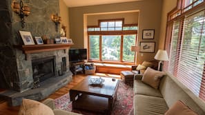 TV, fireplace