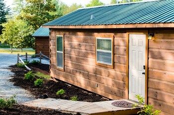 Dali S Den Tiny House Rental 3 Miles To Tiec Reviews Photos