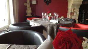 Lunch and dinner served, French cuisine