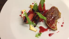Lunch and dinner served, French cuisine