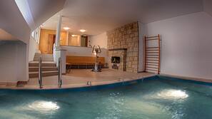 Innenpool, Liegestühle
