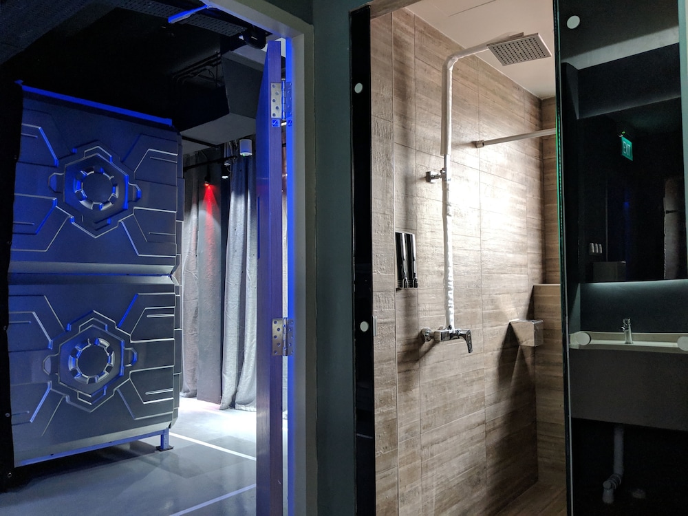 Met A Space Pod Arab Street In Singapore Hotel Rates Reviews On Orbitz
