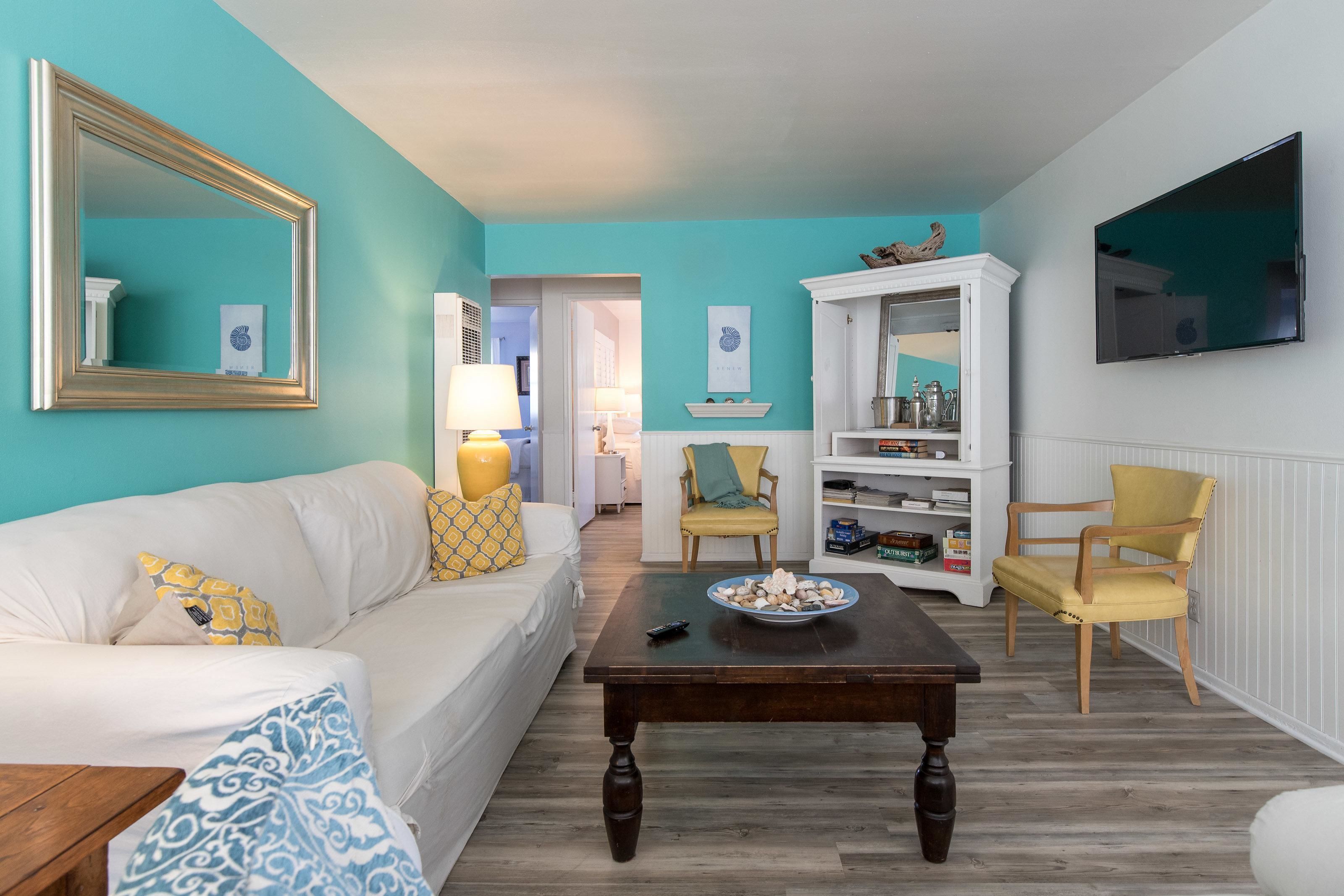 Weymouth Lane 3 Bedroom Beach Home in Ventura, United States