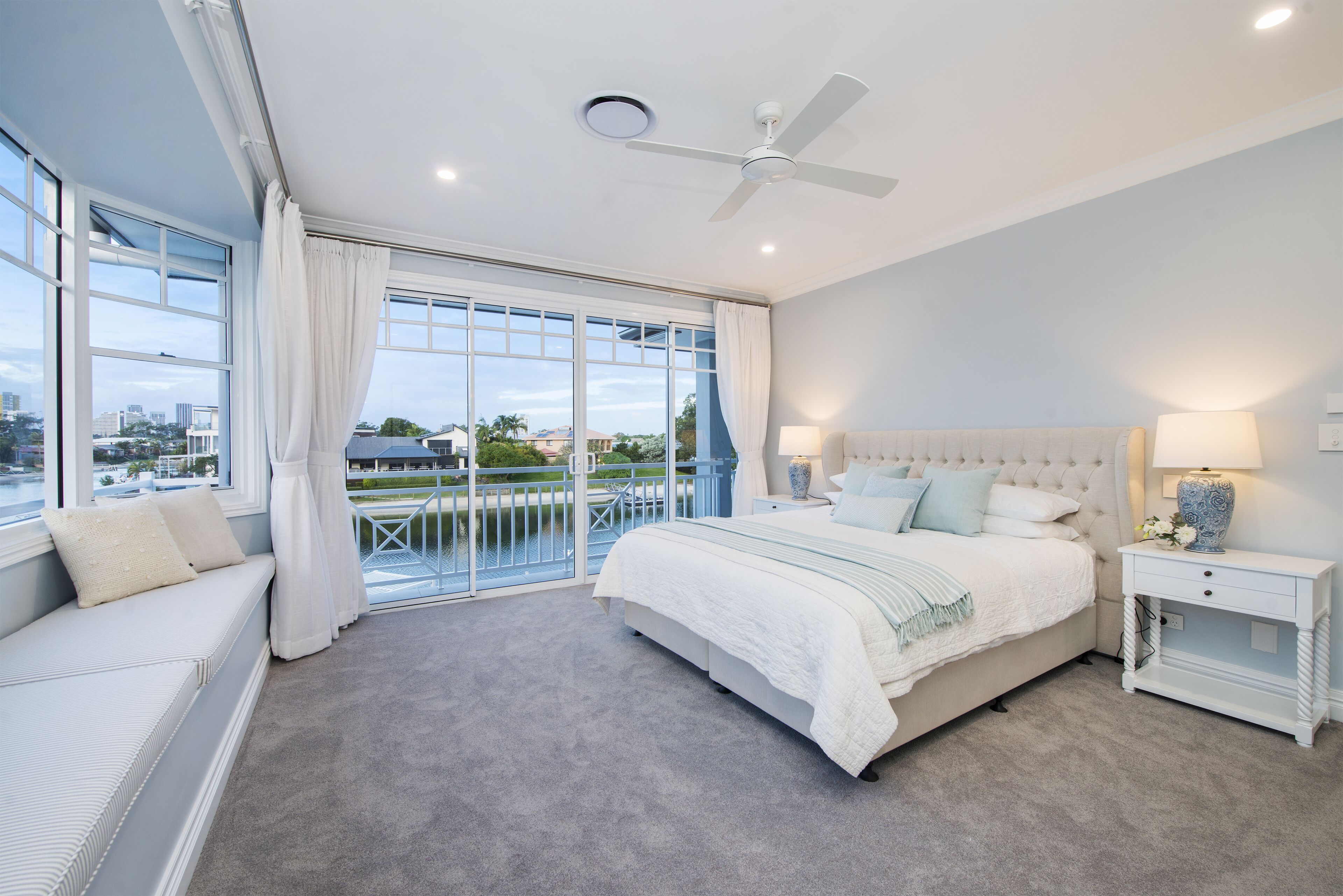 Hampton's Mansion@ Broadbeach Waters