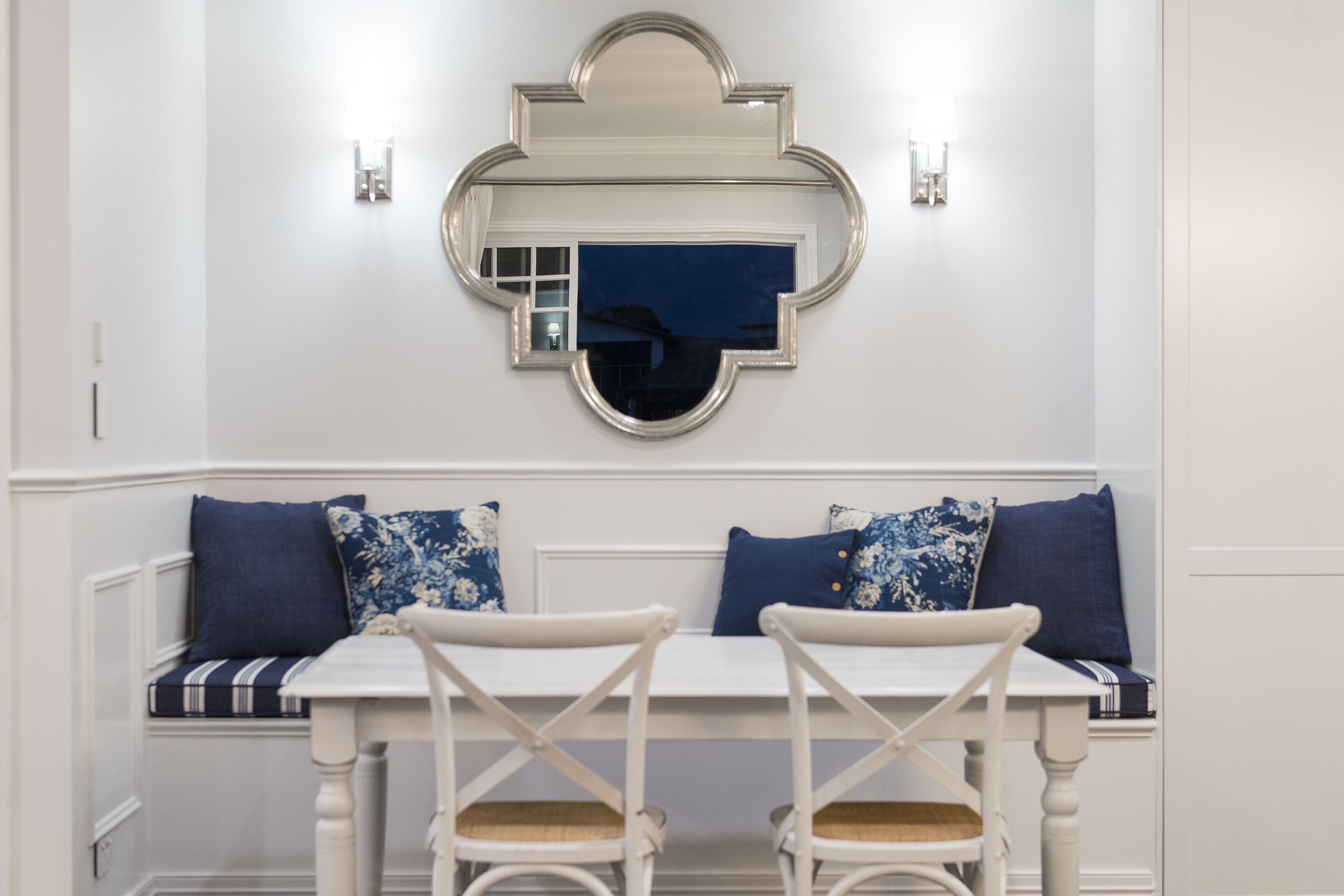 Hampton's Mansion@ Broadbeach Waters