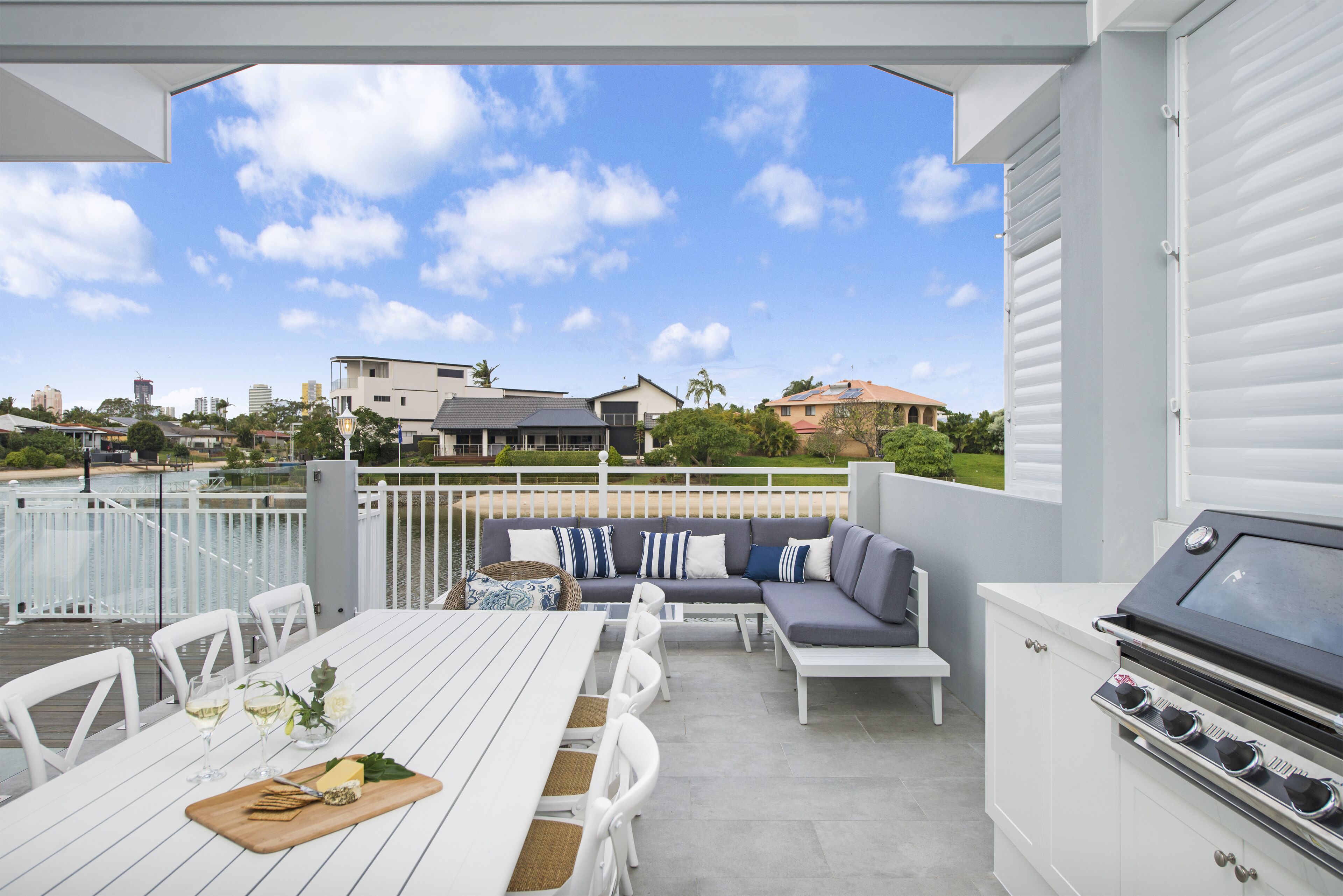 Hampton's Mansion@ Broadbeach Waters