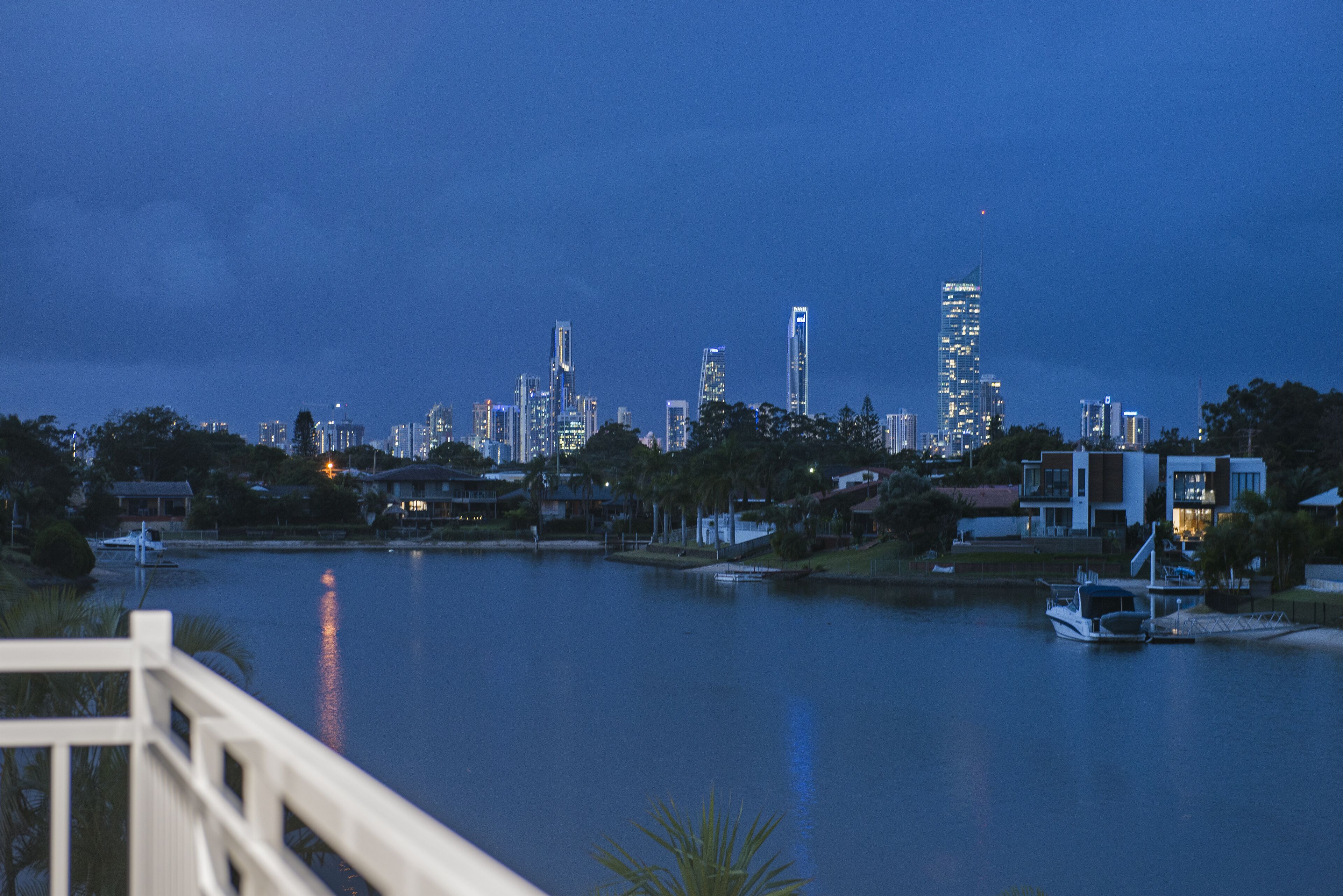 Hampton's Mansion@ Broadbeach Waters