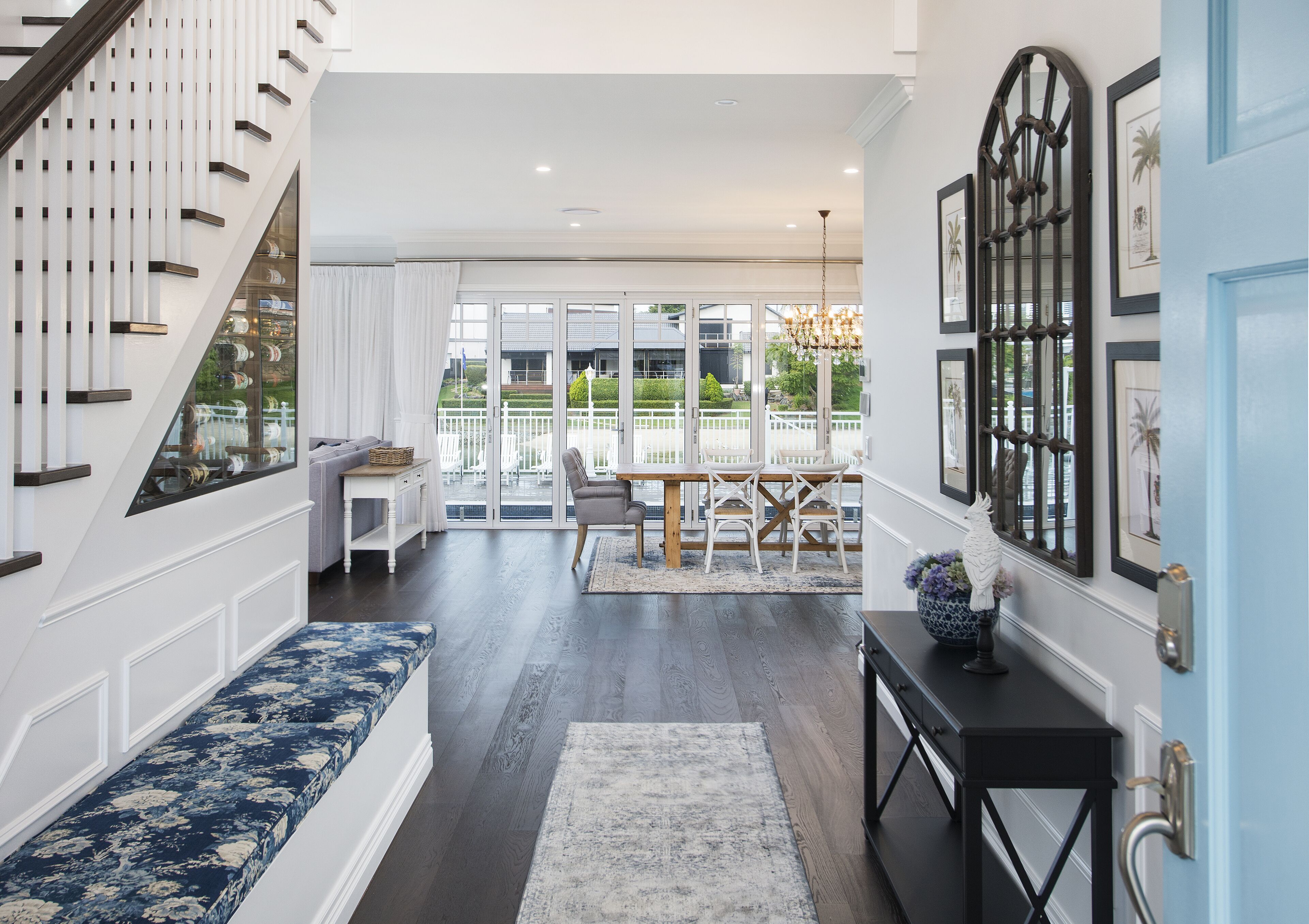 Hampton's Mansion@ Broadbeach Waters