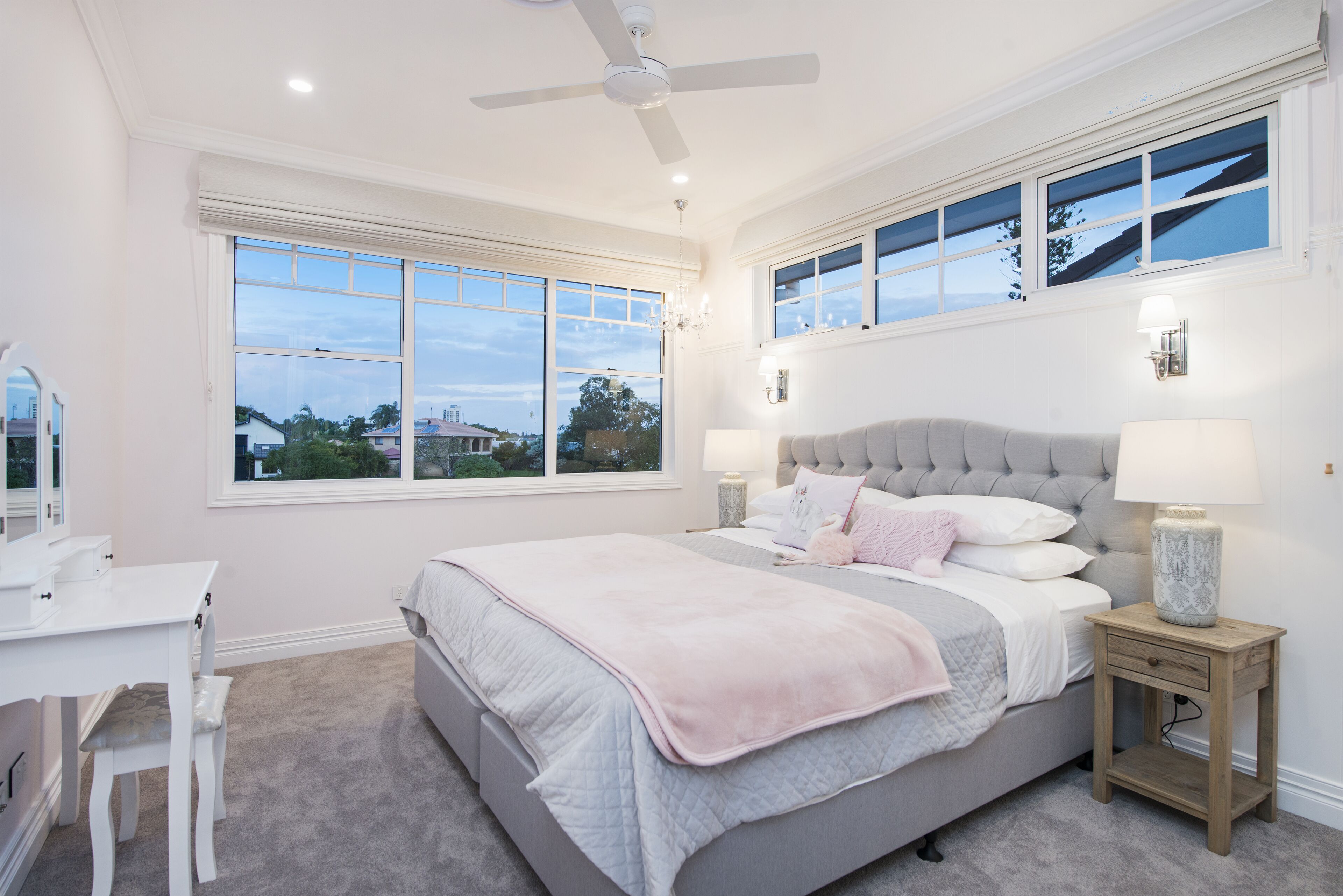 Hampton's Mansion@ Broadbeach Waters