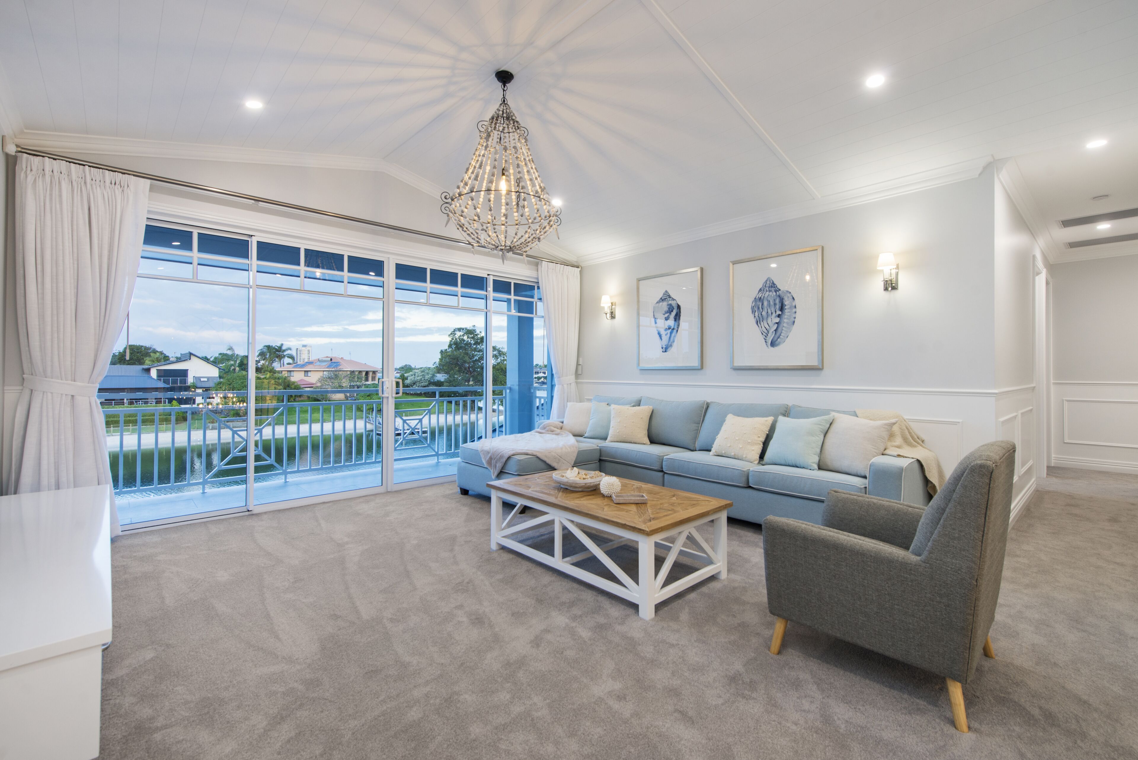 Hampton's Mansion@ Broadbeach Waters