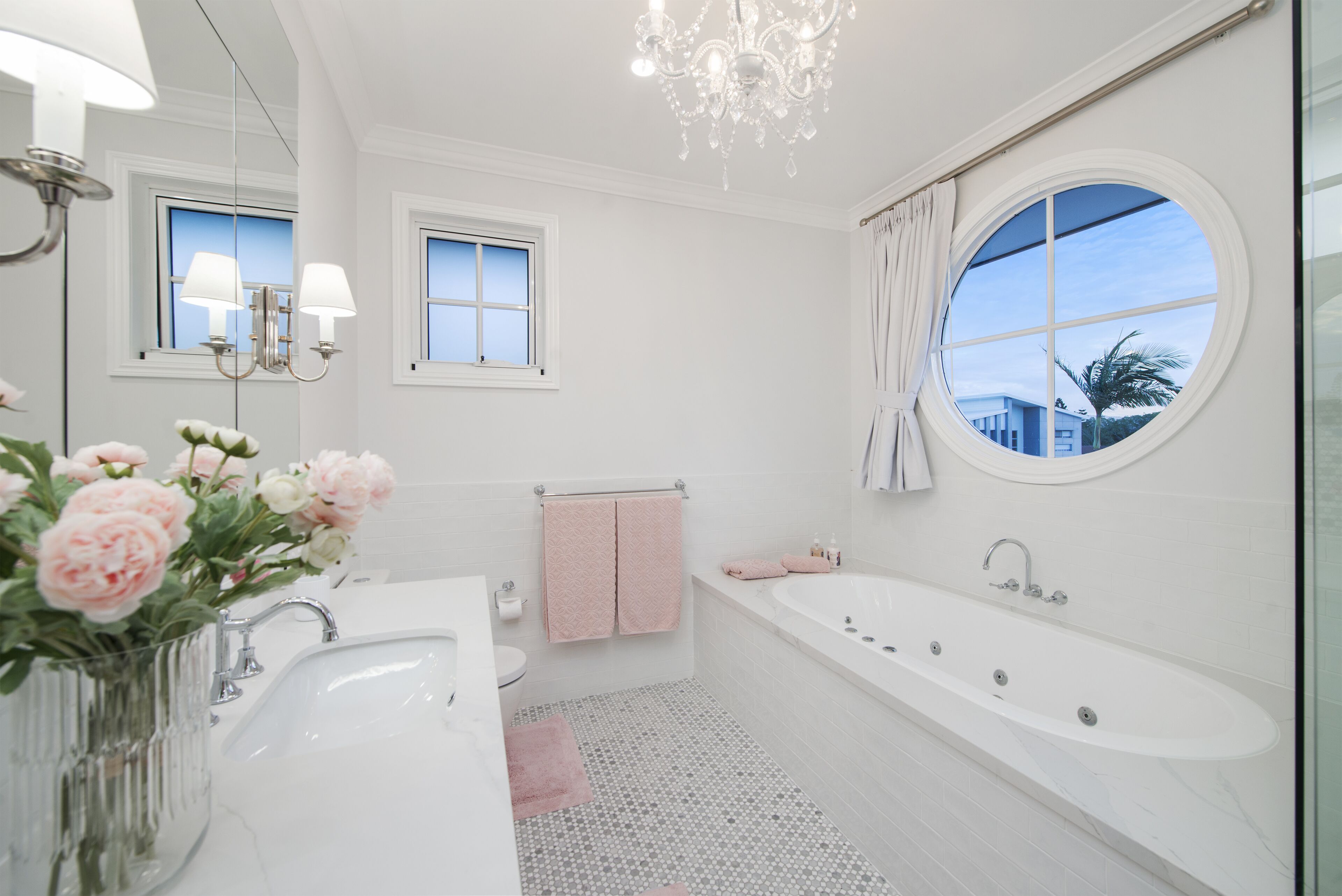 Hampton's Mansion@ Broadbeach Waters