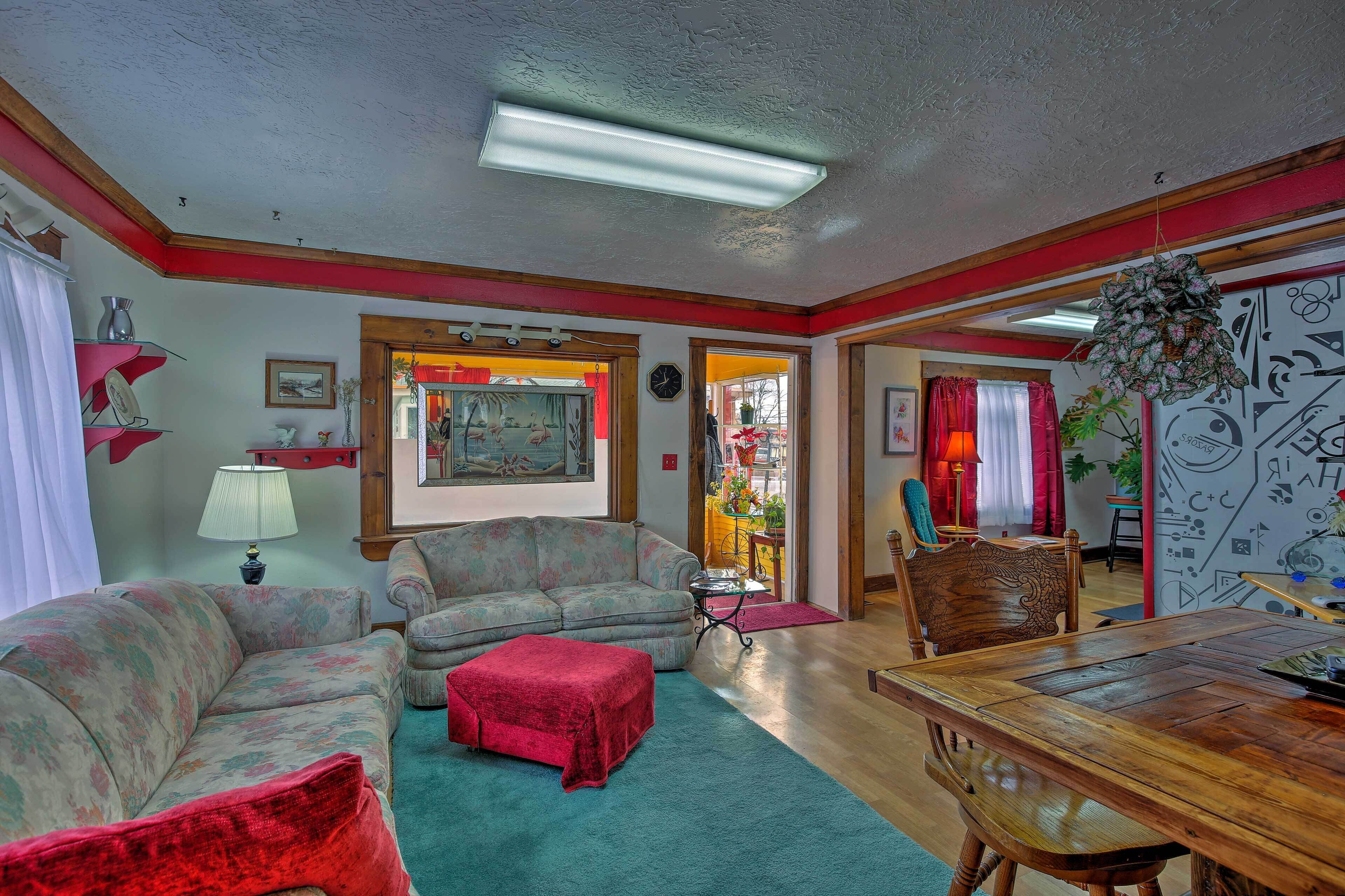 Center Street Cottage walking distance to I.S.U Holt Arena in Pocatello, United States