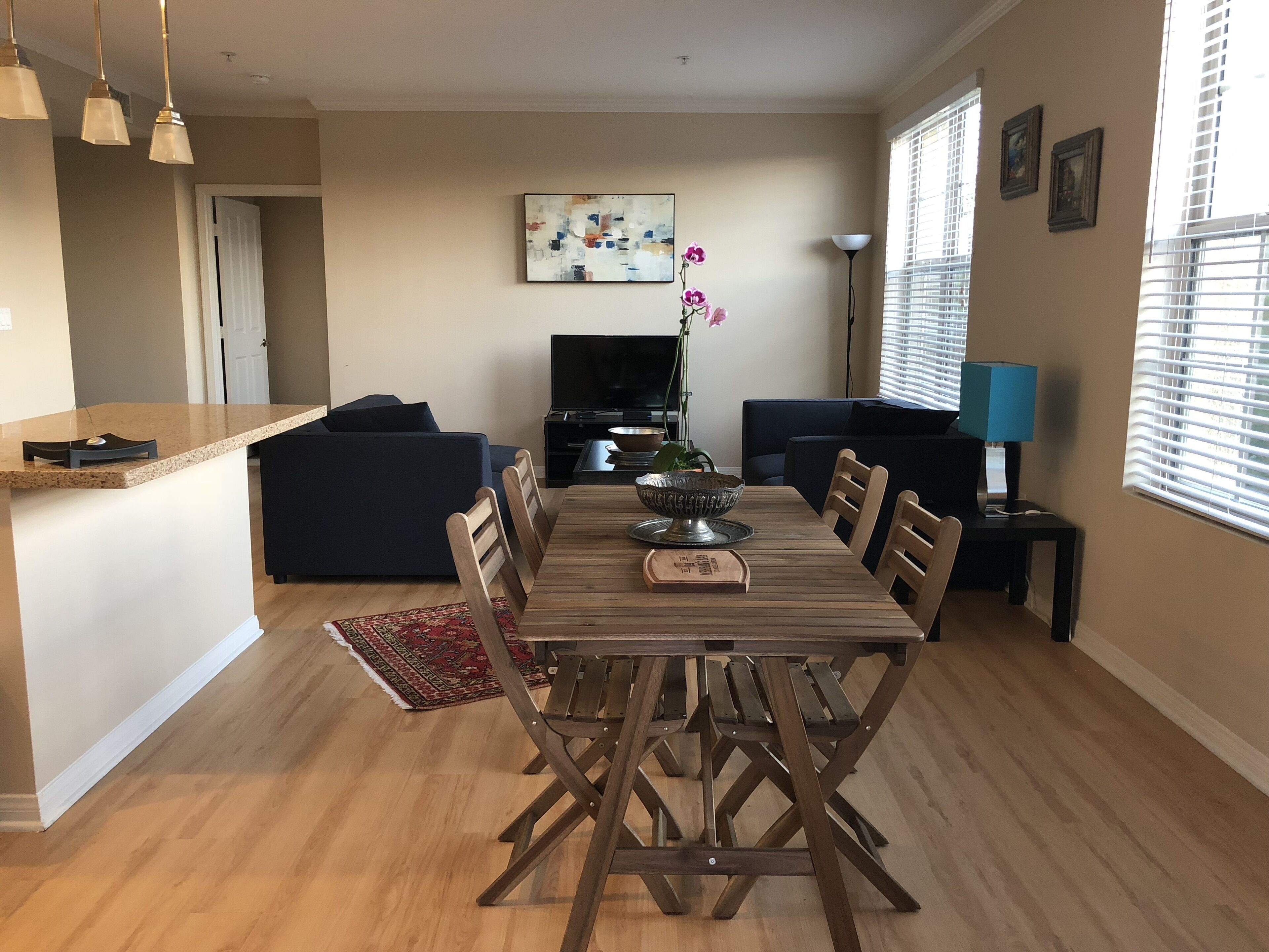 Large Luxury 2BD/2BA Apt at Spectrum, Irvine: Free Parking/Gym/Pool (Large Luxury 2BD/2BA Apt at Spectrum, Irvine: Free Parking/Gym/Pool) 欧文 - USA - 优惠订房和住客点评 | 智游网 Expedia.com.uk in Irvine, United States