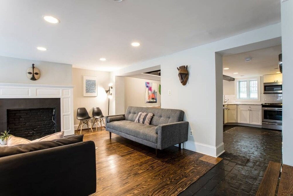 Modern Clic Large 4 Bedroom Home In Georgetown 2019 Room Prices Featured Image