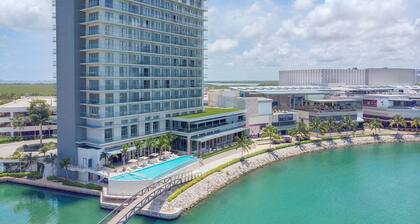Renaissance Cancun Resort & Marina