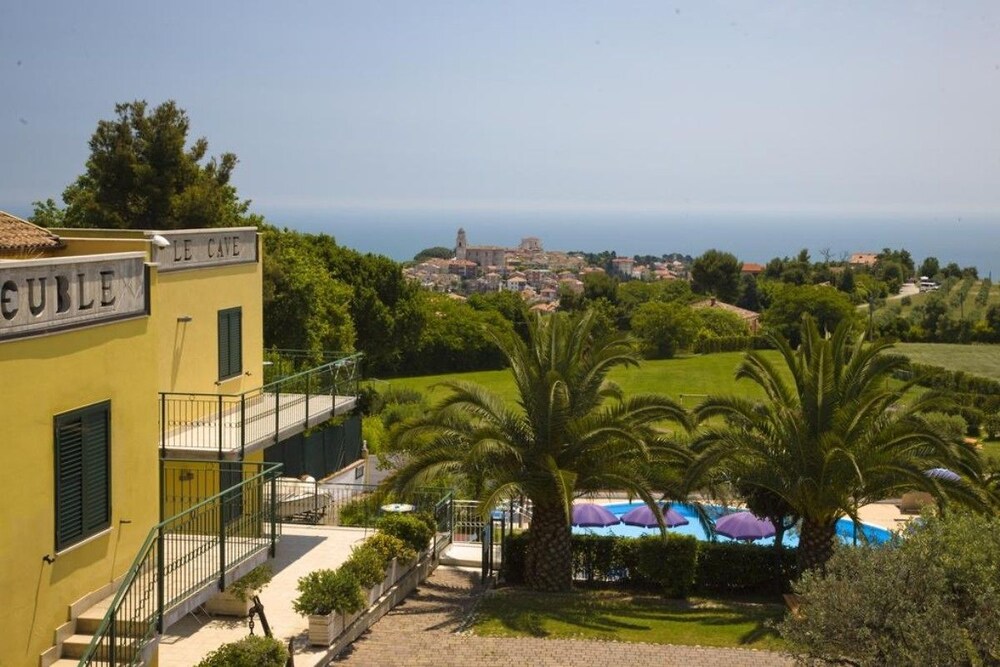 Hotel Le Cave In Sirolo Hotel Rates Reviews On Orbitz