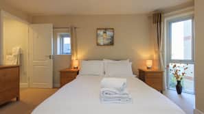 2 bedrooms, cots/infant beds, free WiFi, linens