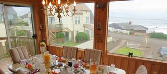 Top 10 Hotels Near Chinook Winds Casino, Oregon Coast from ...