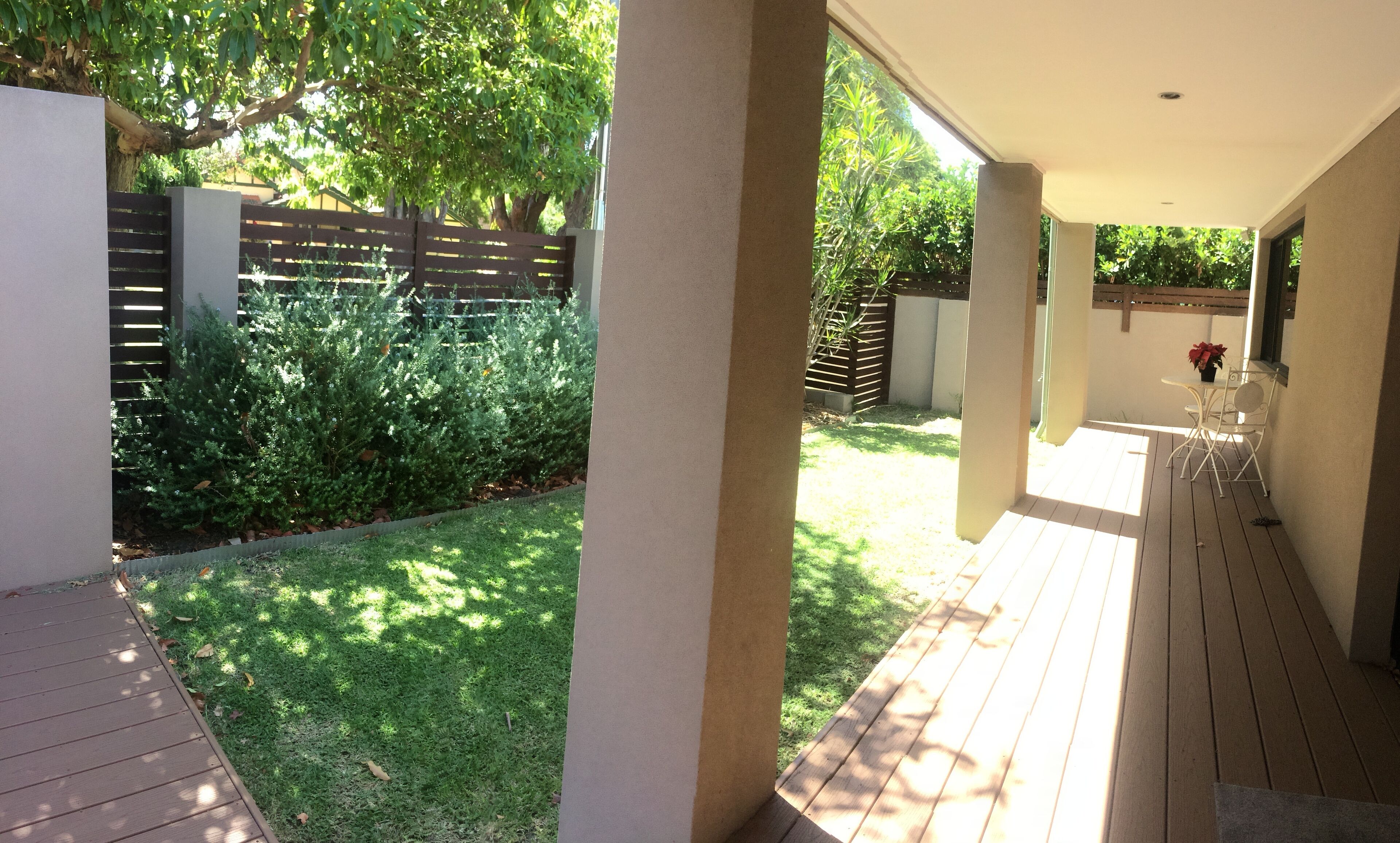 Walking distance to SCGH, Hollywood and Perth Childrens Hospital