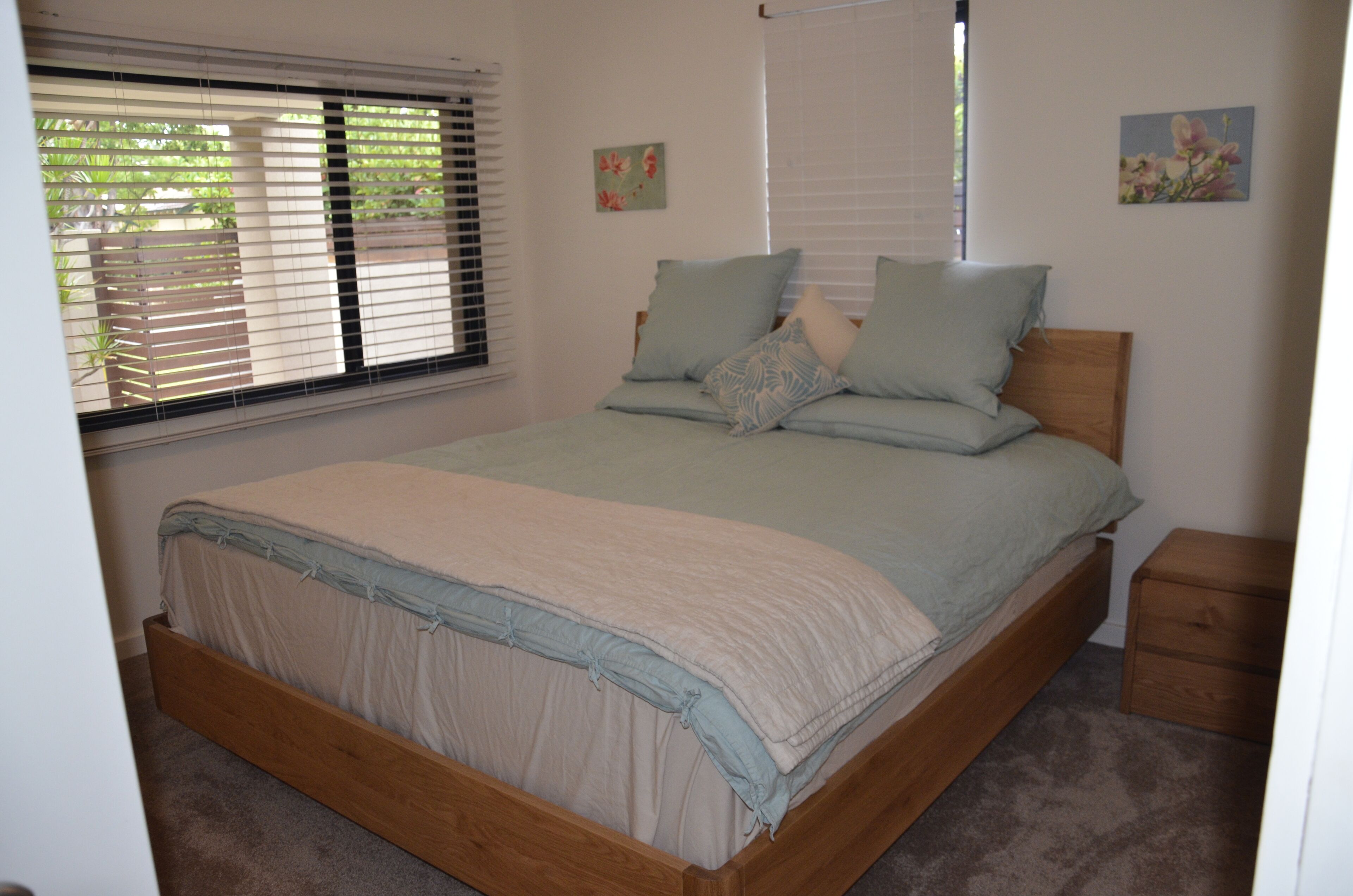 Walking distance to SCGH, Hollywood and Perth Childrens Hospital